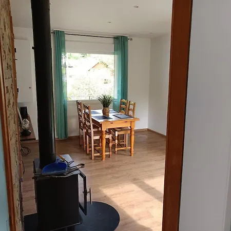 Avec Balcon Et Jardin